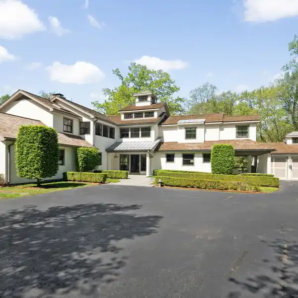 CALIFORNIA MEETS NEW CANAAN