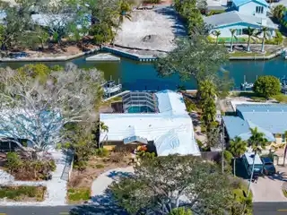 Prime Canal-Front Location on Siesta Key