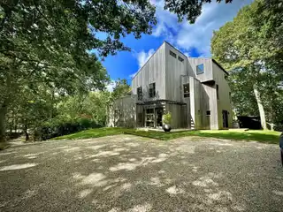 Immaculate Four Bedroom Modern Home for Rent