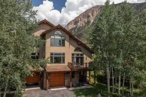 Expansive Three Bedroom Home on Sought-after Skyland