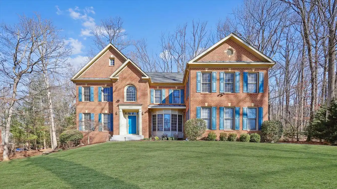 Beautifully Presented Home on a Private Acre