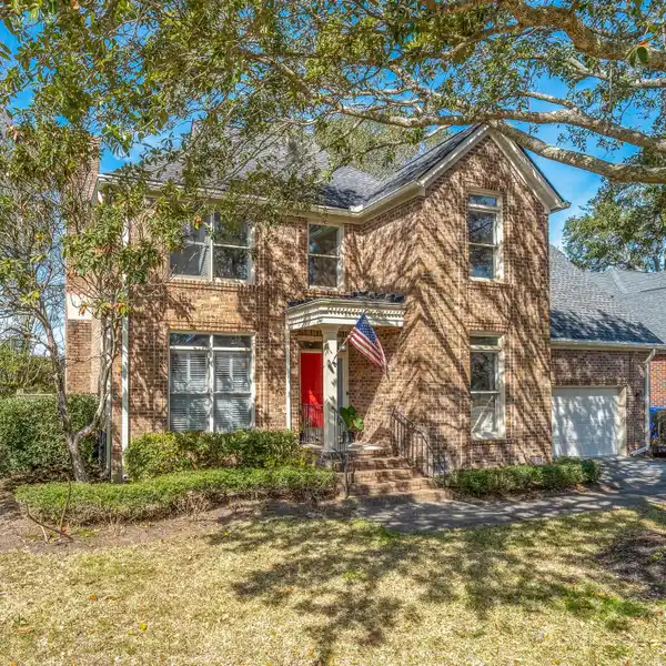 LOVELY HOME WITH A SPACIOUS LAYOUT