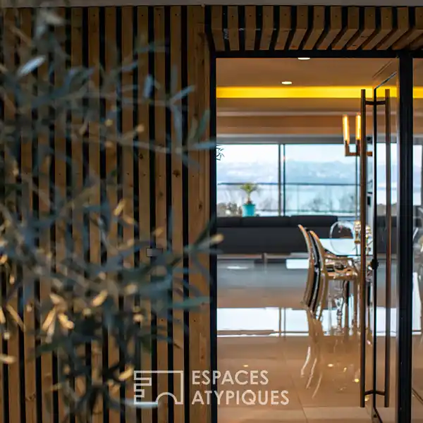 CONTEMPORARY SEA-VIEW VILLA