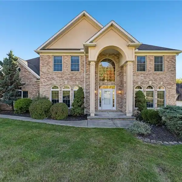 EXCEPTIONALLY SPACIOUS HOME FOR MODERN LIVING