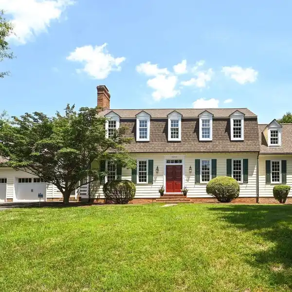 REIMAGINED WILLIAMSBURG COLONIAL