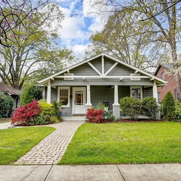CHARMING HOME IN HISTORIC MIDWOOD