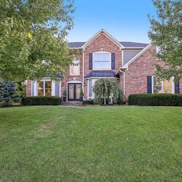 INVITING HOME IN AUSTIN OAKS