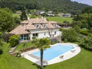 Stunning Residence in a Green Haven