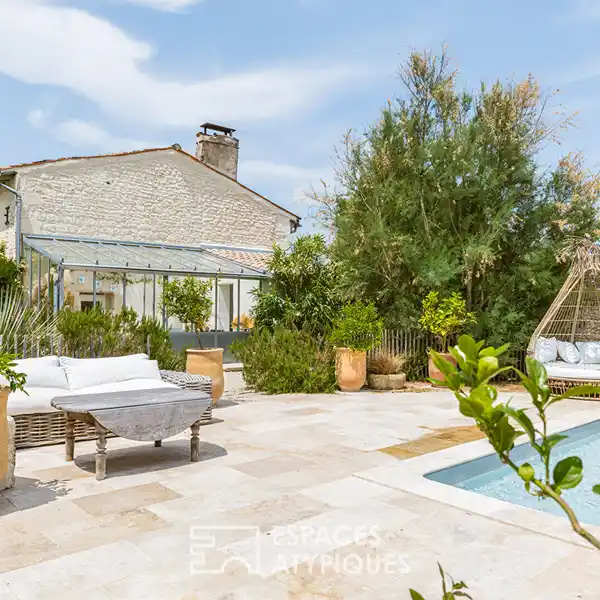 CHARACTERFUL EARLY 14TH-CENTURY PROPERTY