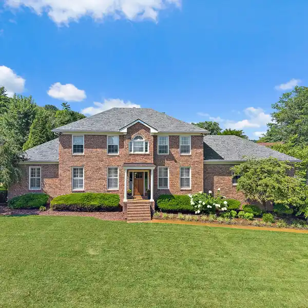 NATURE-LOVER’S DREAM WITH GREENWAY ACCESS