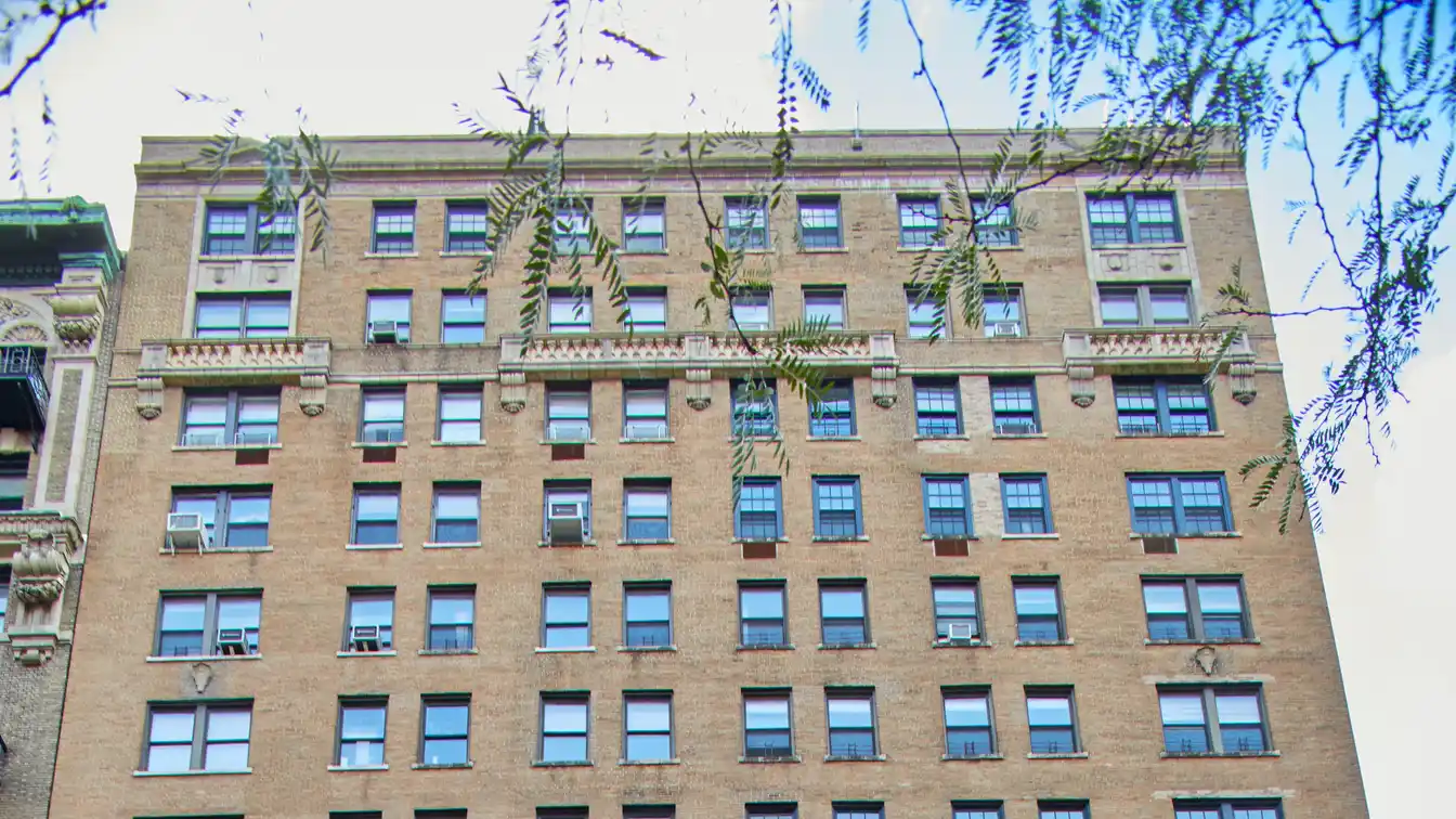 A Prewar Classic 6-room Home in Move-in Condition