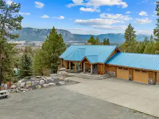 Log Home on Three Private Acres