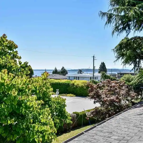 CUSTOM-BUILT CRAFTSMAN HOME