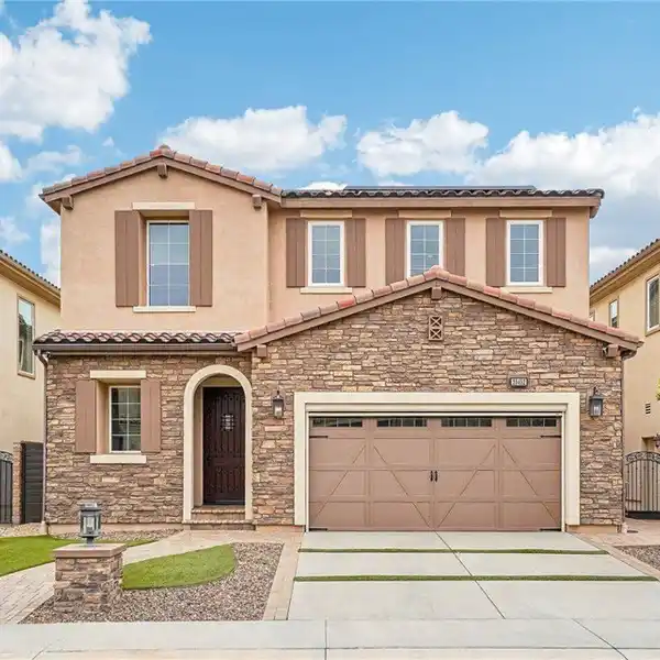 MASTERFULLY CRAFTED RESIDENCE
