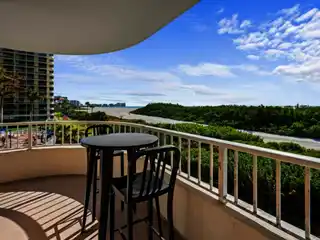 Beautifully Decorated Turnkey Unit