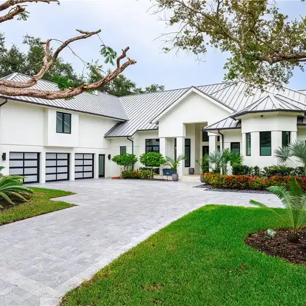 LUXURIOUS RETREAT IN PRESTIGIOUS PELICAN BAY