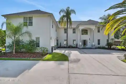 Wonderfully Renovated Waterfront Home on the St. Johns River