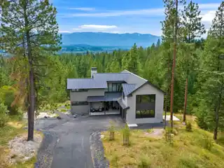 Elegant Retreat on Five Wooded Acres