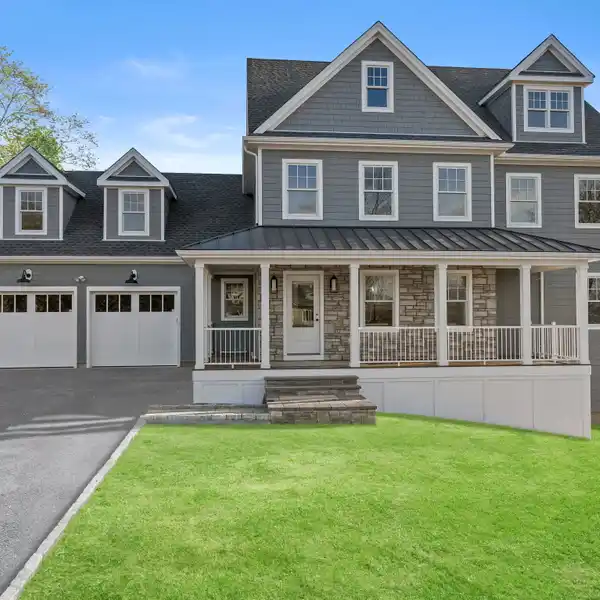 EXQUISITE AND THOUGHTFULLY DESIGNED NEW HOME