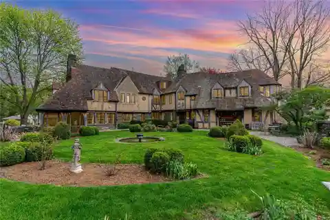The Wentworth Mansion