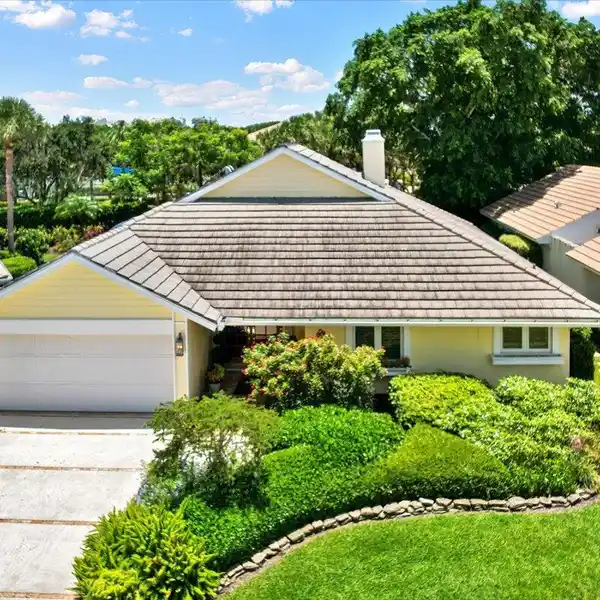 JONATHAN’S LANDING GEM WITH TRANQUIL GARDEN RETREAT