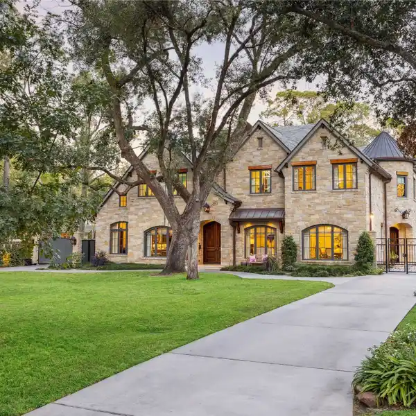 FRENCH-INSPIRED ESTATE IN HUNTERS CREEK