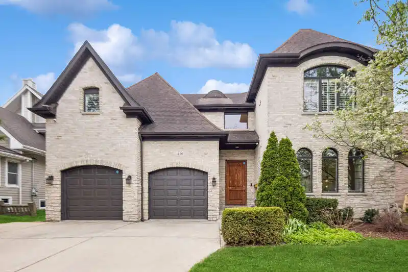Exquisite Property in Coveted Location