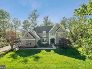 Expansive Entertainer’s Dream with Chef’s Kitchen