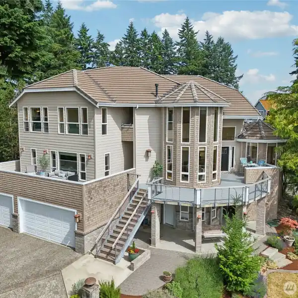 GORGEOUS ELEVATED CUSTOM HOME
