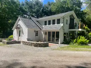 Turn-key Country Cottage in South Wilton