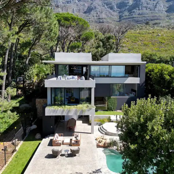 LUXURY ORANJEZICHT RESIDENCE