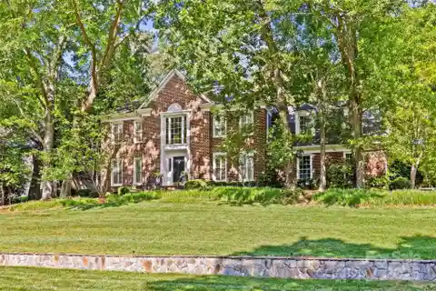 Beautiful Full Brick Traditional Home in Montibello
