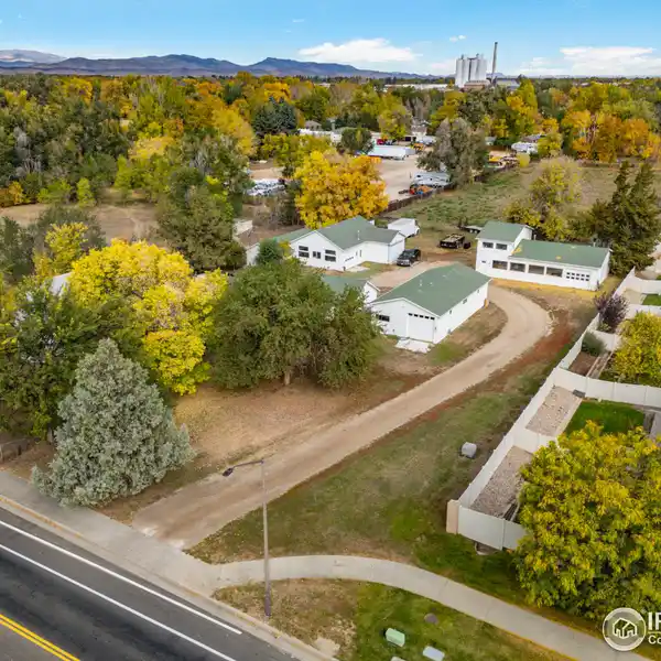 ENDLESS OPPORTUNITIES ON 2.5 ACRES