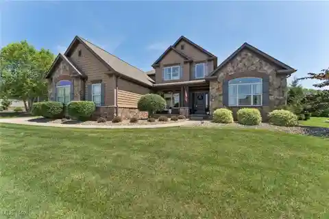 Custom Comfort in Coveted Community Setting