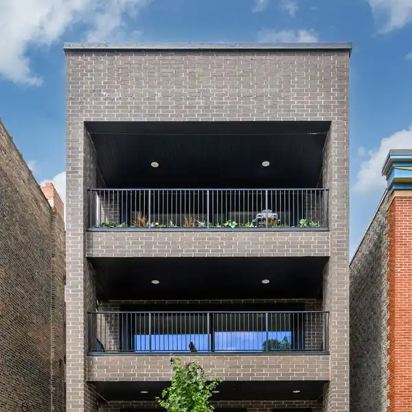 STUNNING WICKER PARK DUPLEX-UP PENTHOUSE