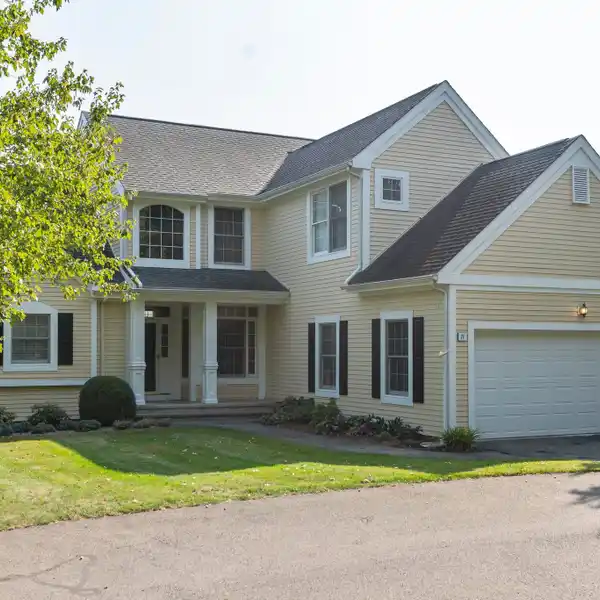 SPECIAL HOME OVERLOOKING GOLF COURSE AND THE CONNECTICUT RIVER