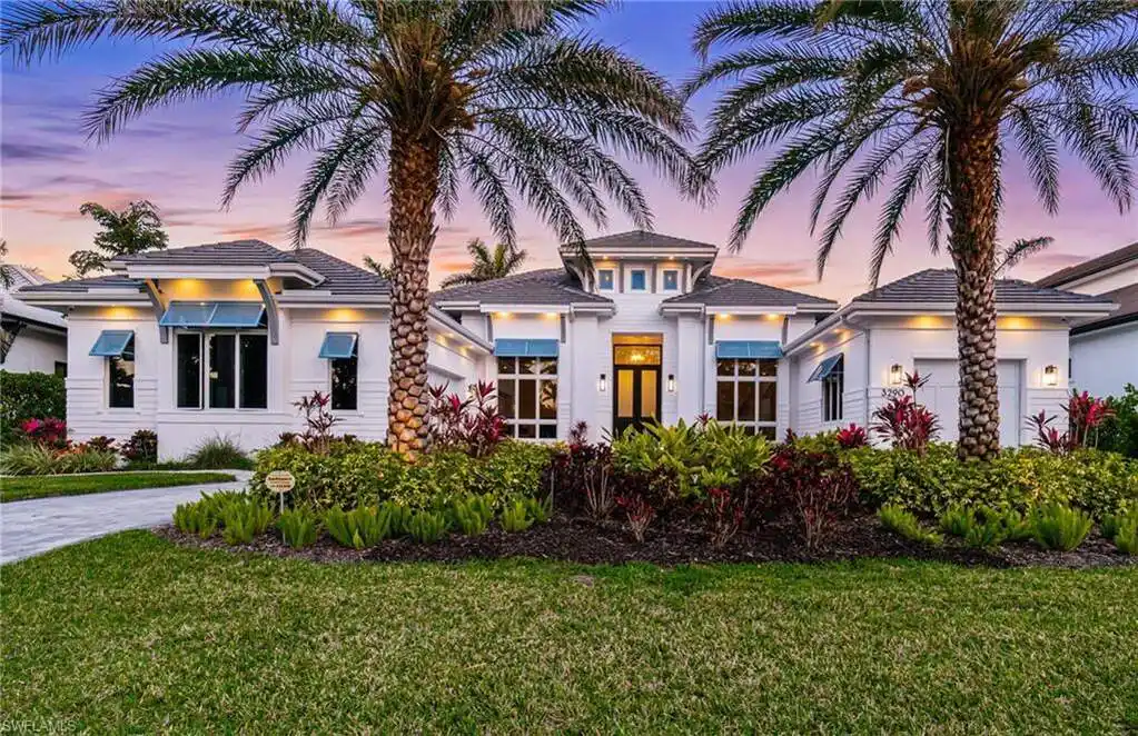 An Unparalleled Lifestyle in a Sought-after Naples Location