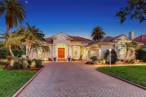 Exquisite Lakefront Home in Award-winning University Park Country Club