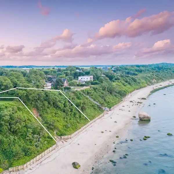 SUPERB SOUNDFRONT LOT