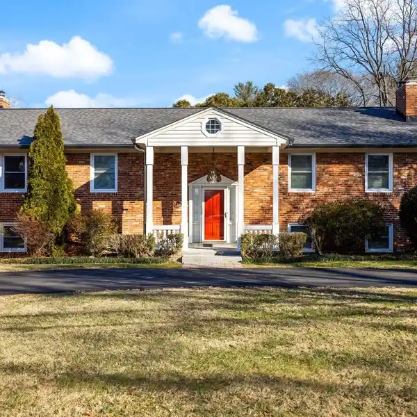 BEAUTIFUL ALL-BRICK COLONIAL IN PRESTIGIOUS BRECON RIDGE