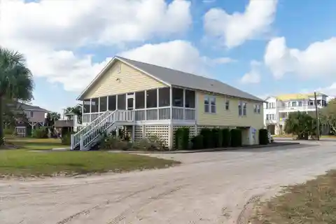 Charming Classic Edisto Beach Cottage