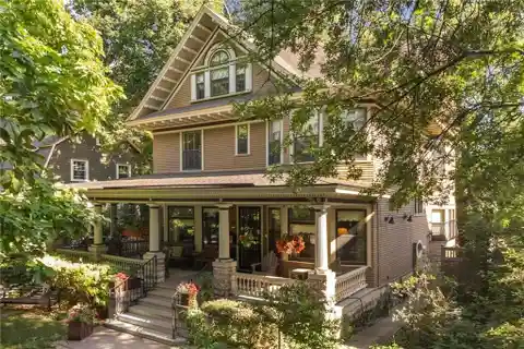 Remarkable Home in the Heart of Summit Hill
