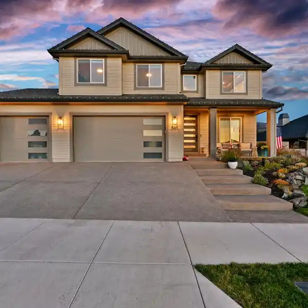 ELEGANT SUMMERFIELD HOME WITH STUNNING OUTDOOR LIVING & LUXURY FINISHES