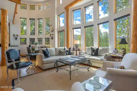 Spacious Mountain Retreat Near Vail