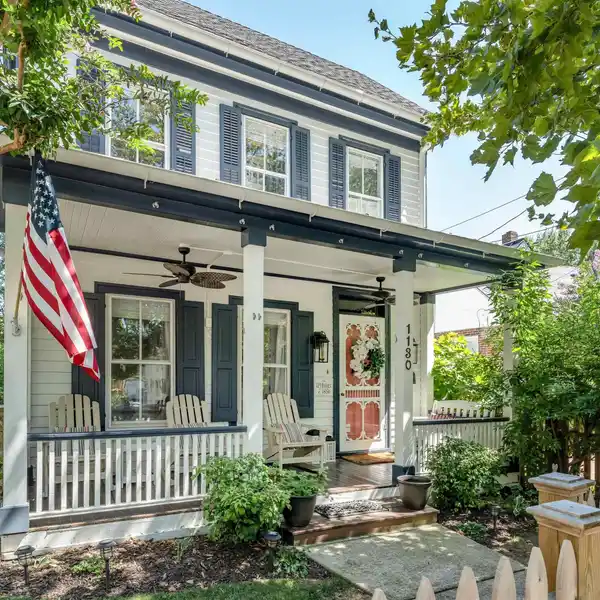 QUAINT HISTORIC 1850 HOUSE