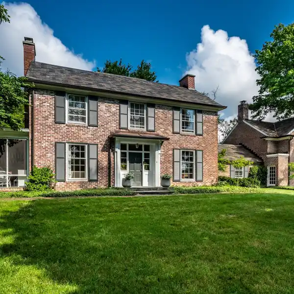 ALL-BRICK HOME IN WELLINGTON HEIGHTS