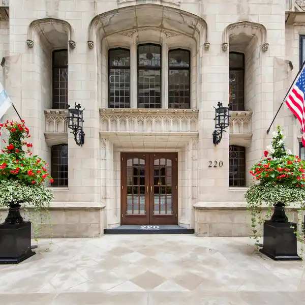 HISTORIC GOLD COAST ELEGANCE WITH BOUTIQUE PRIVACY