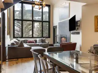 Highlands Lodge Renovated Penthouse