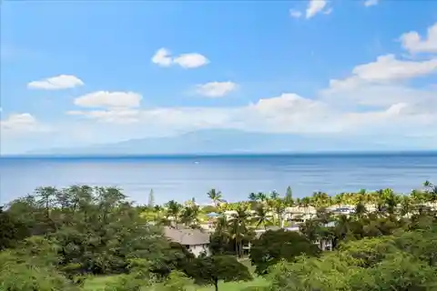 Pristine Living in a Breathtaking Setting