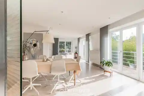 Contemporary Residence with Flexible Living Options